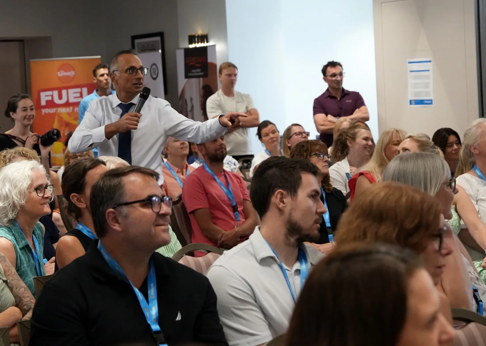 Mr Trikha taking a question from the audience at the Surrey Knee Symposium 2026